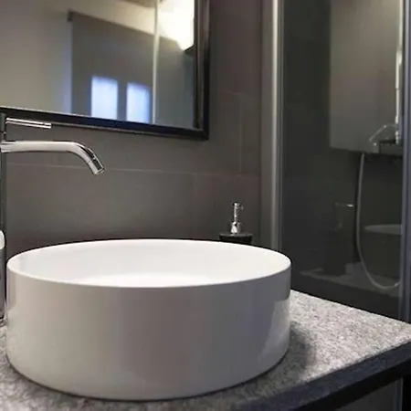 Splendido Monolocale Nel Centro Storico Del Borghetto * Ivrée